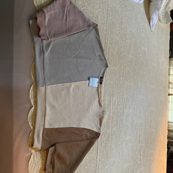 NWT oversized Fate Color block Swestshirt - Picture 5 of 9